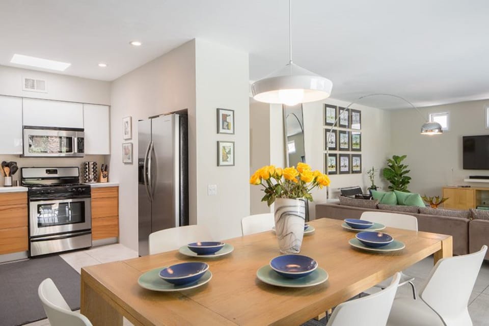 Open Floor Plan to Living Room and Kitchen