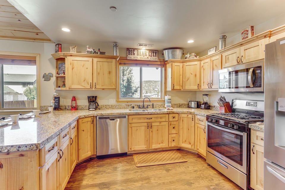 Kitchen | Drip Coffee Maker | Blender | Toaster | Cooking Basics