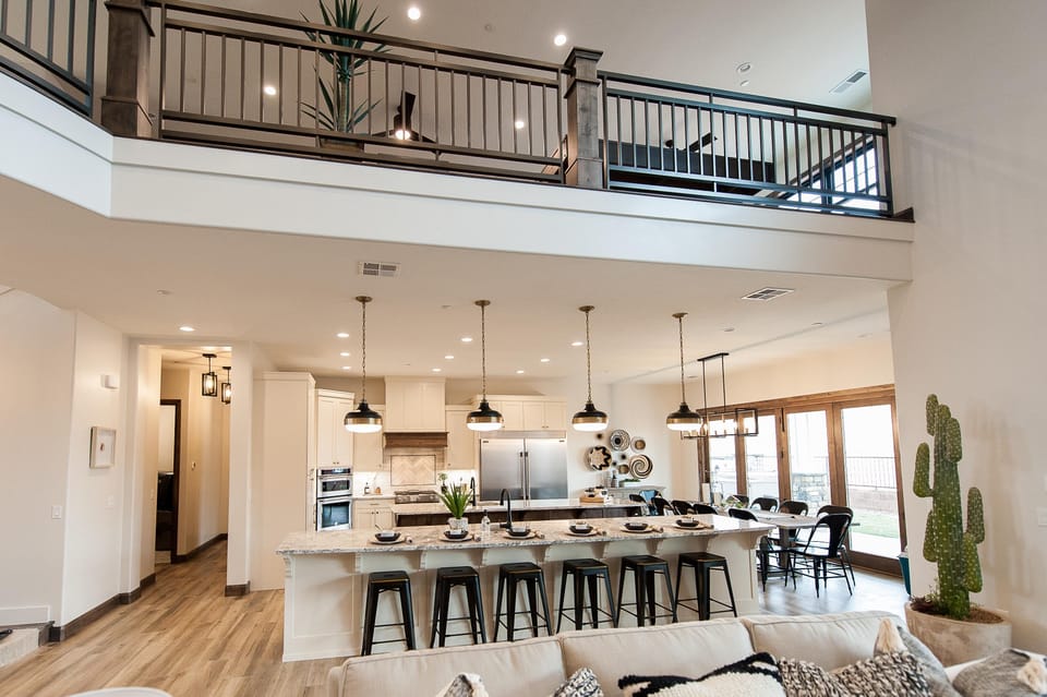 Grand kitchen with seating for 20+ people