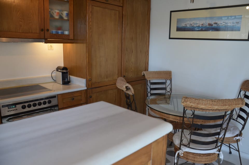 Kitchen, Dinning area