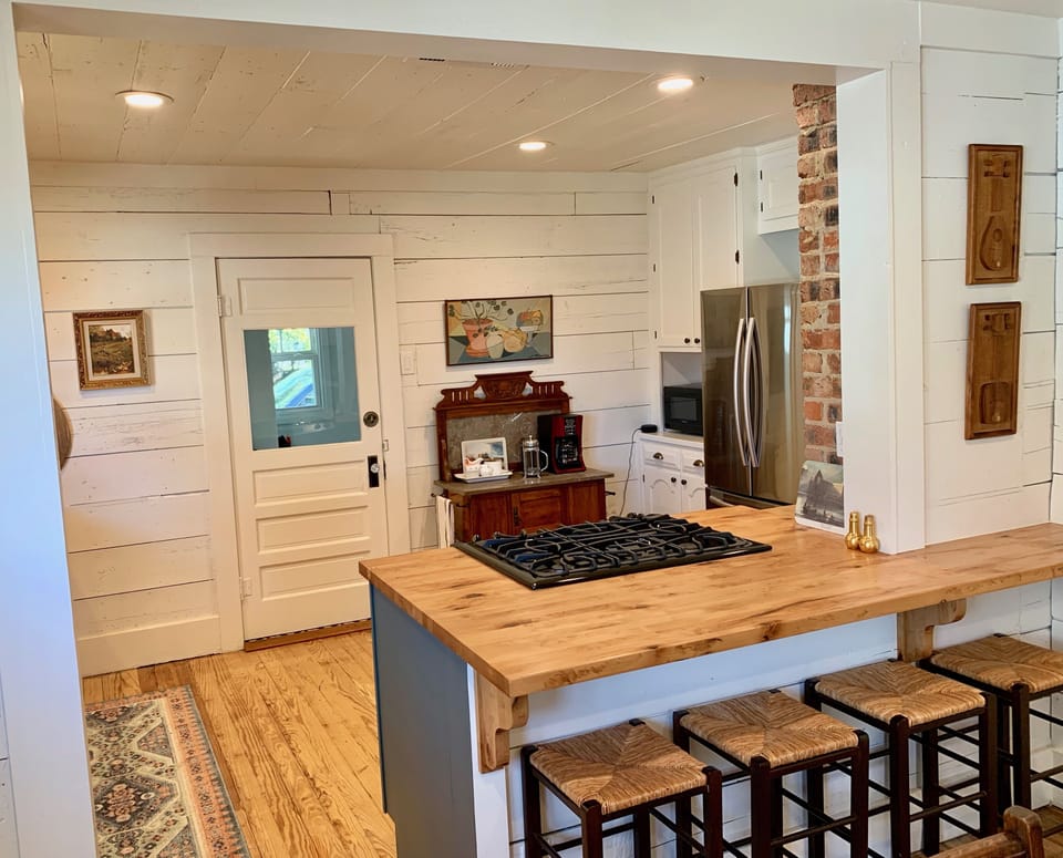 Kitchen bar