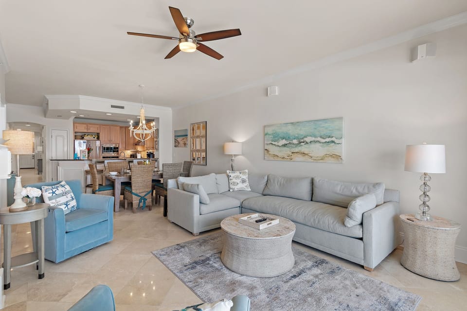 Living Room - Spacious living room