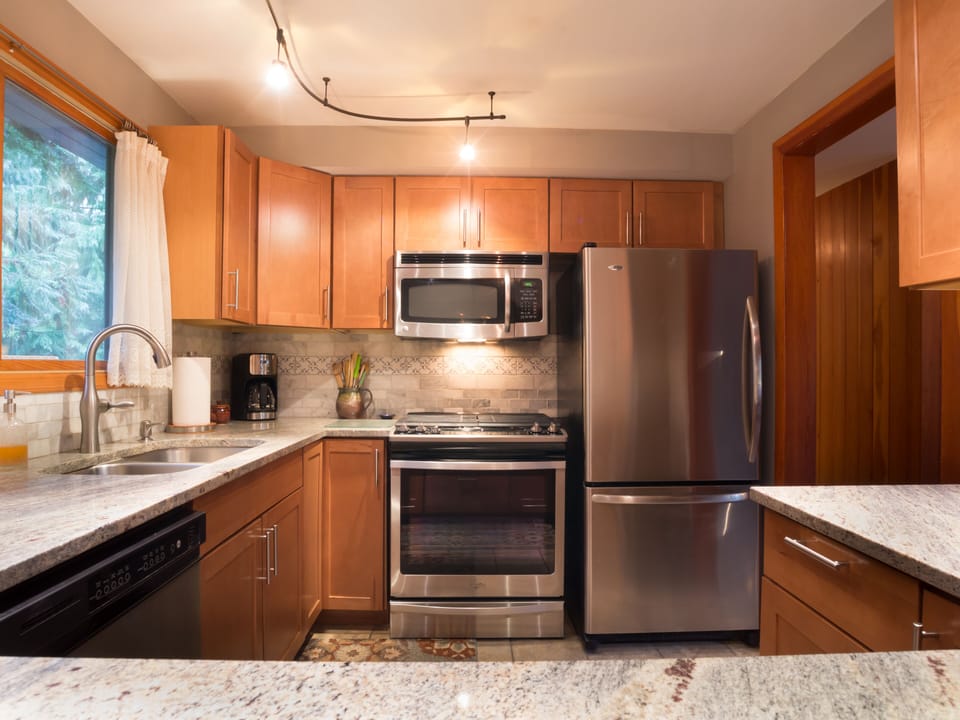 Gas Range, Dishwasher and roomy Fridge