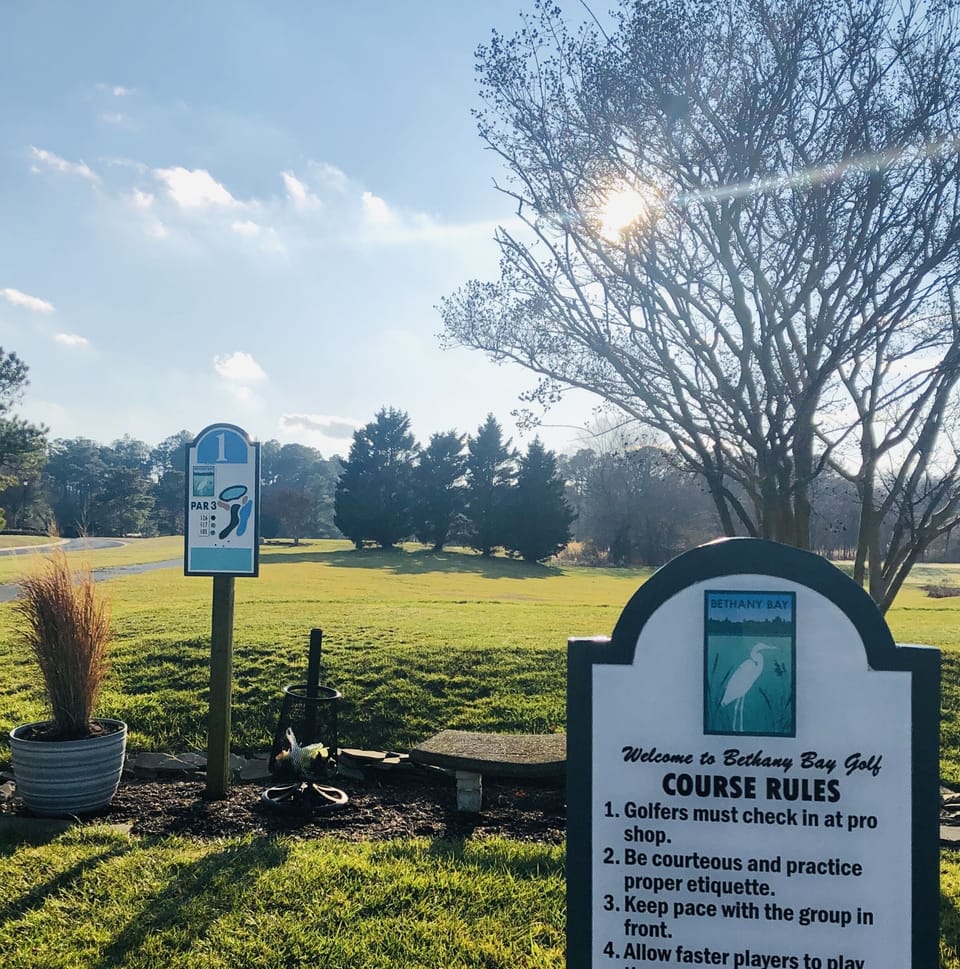 9 hole public golf course 