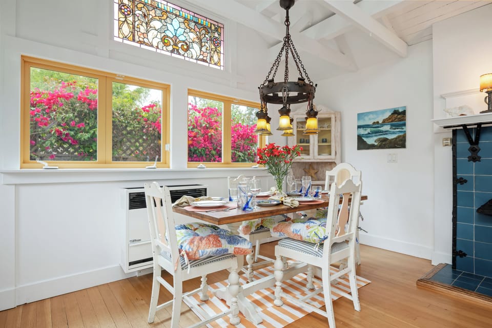 Seaside Cottage - Dining