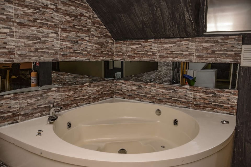 Hot tub