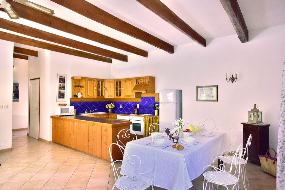 Le Caveau Kitchen Diner