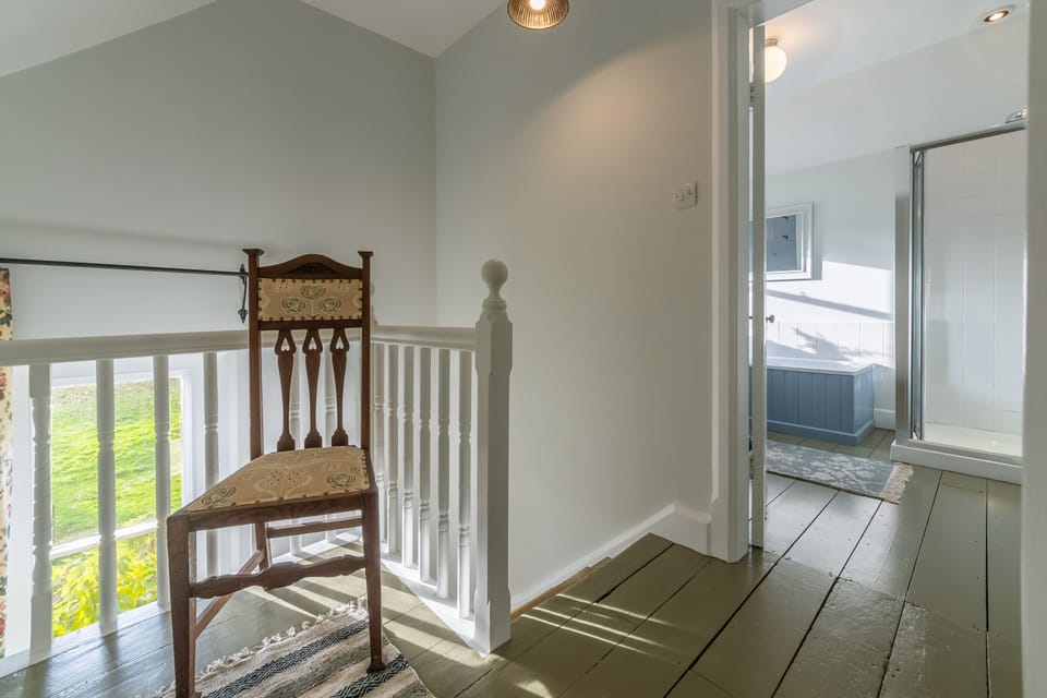 First floor: Landing