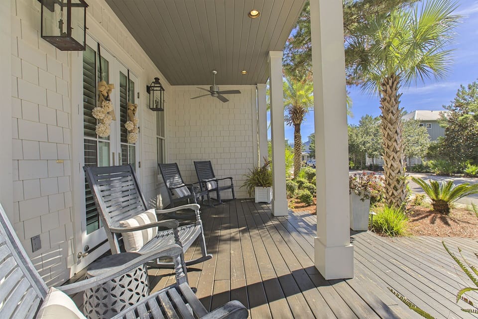 19-All-Is-Grayt-Front-Porch