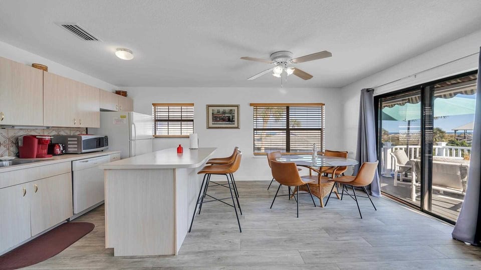Upstairs Kitchen/Dining Area