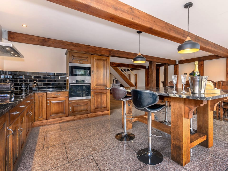 Fully appointed fitted kitchen with breakfast-island | Olive Lodge, Melbourne, near Derby