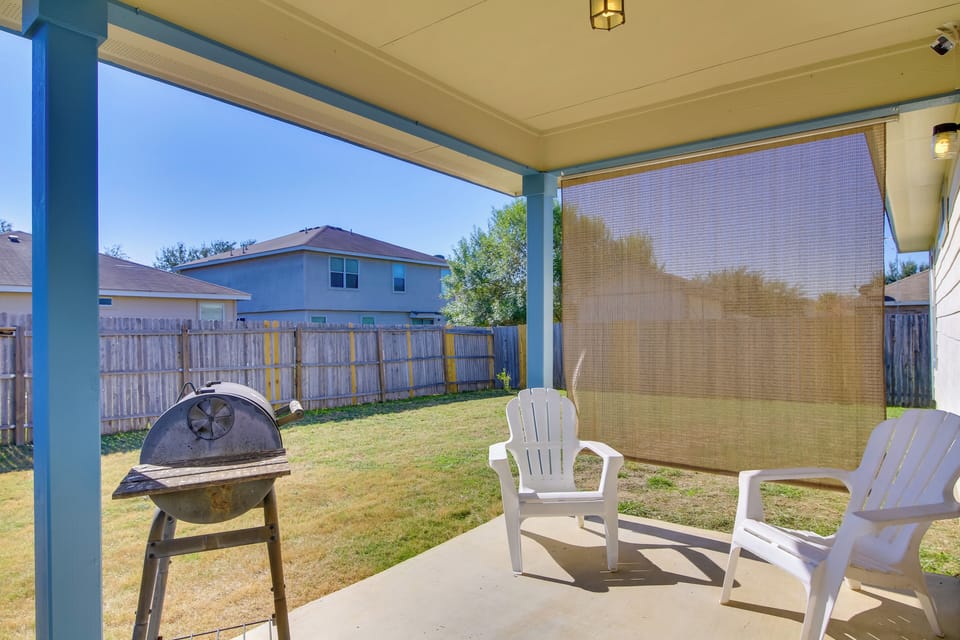 Patio w/ Gas Grill