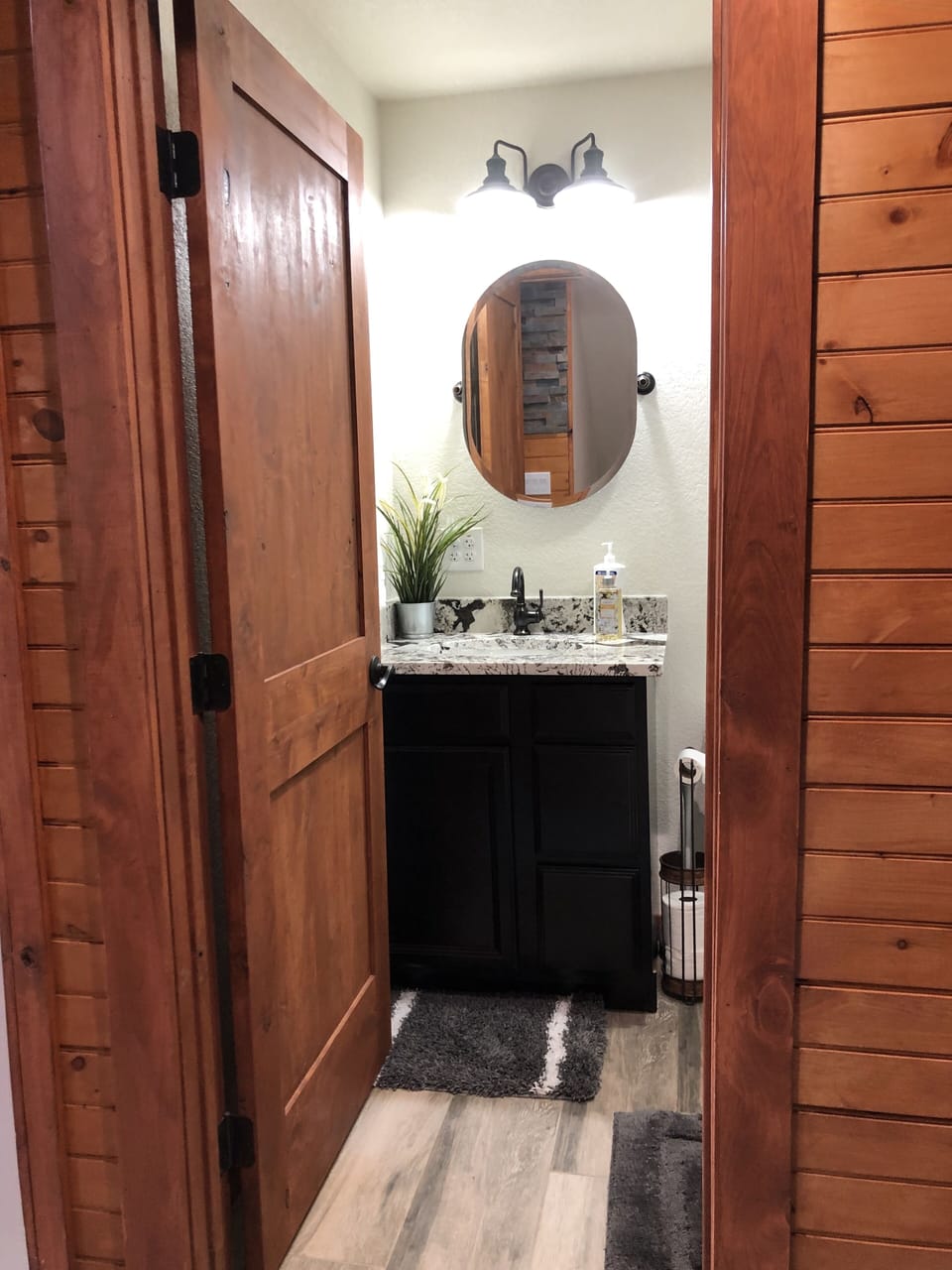 Full bathtub main level