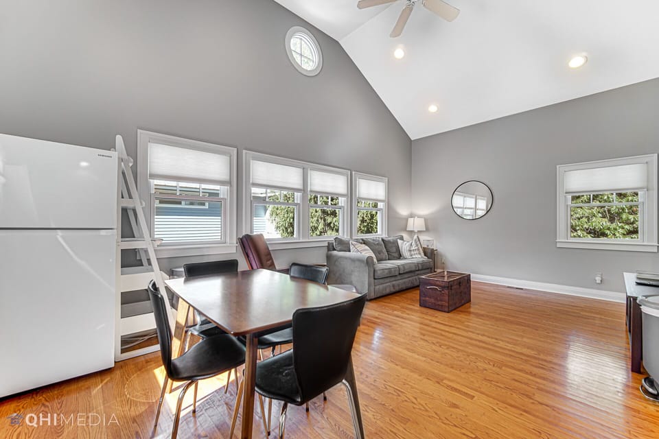 Guest House | Dinning Room