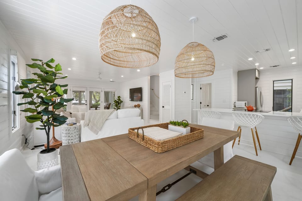 OPEN, COASTAL, AIRY FIRST LEVEL
