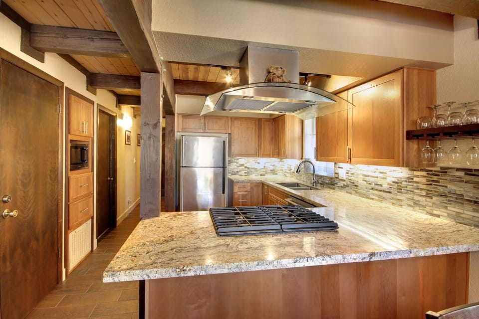 Fully equipped kitchen - Newly Remodeled!