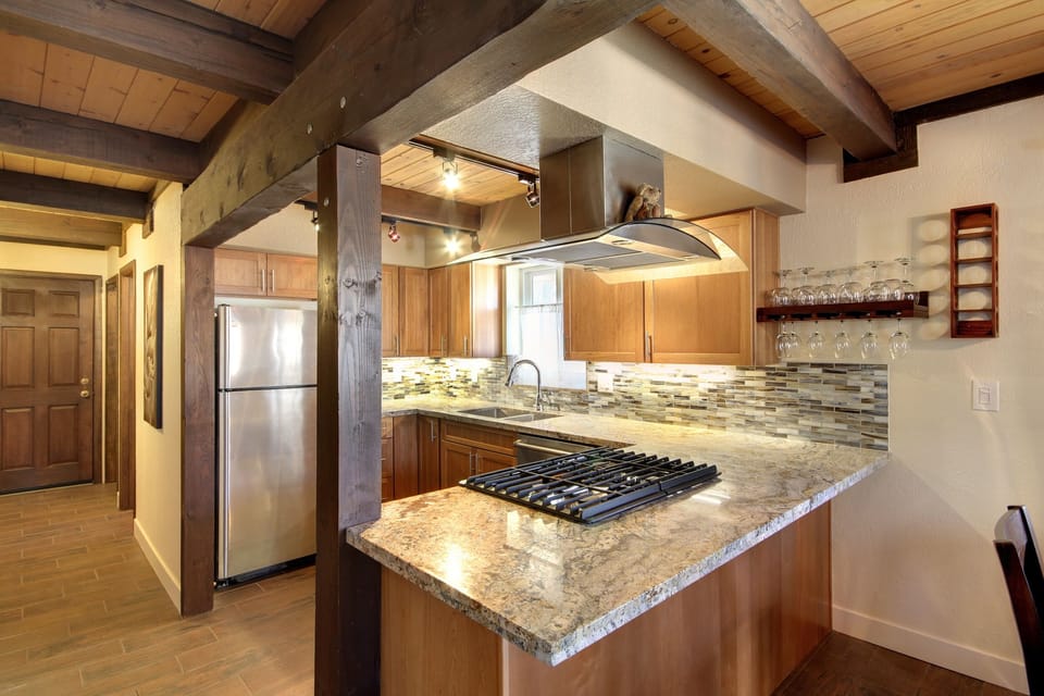 Fully equipped kitchen - Newly Remodeled!