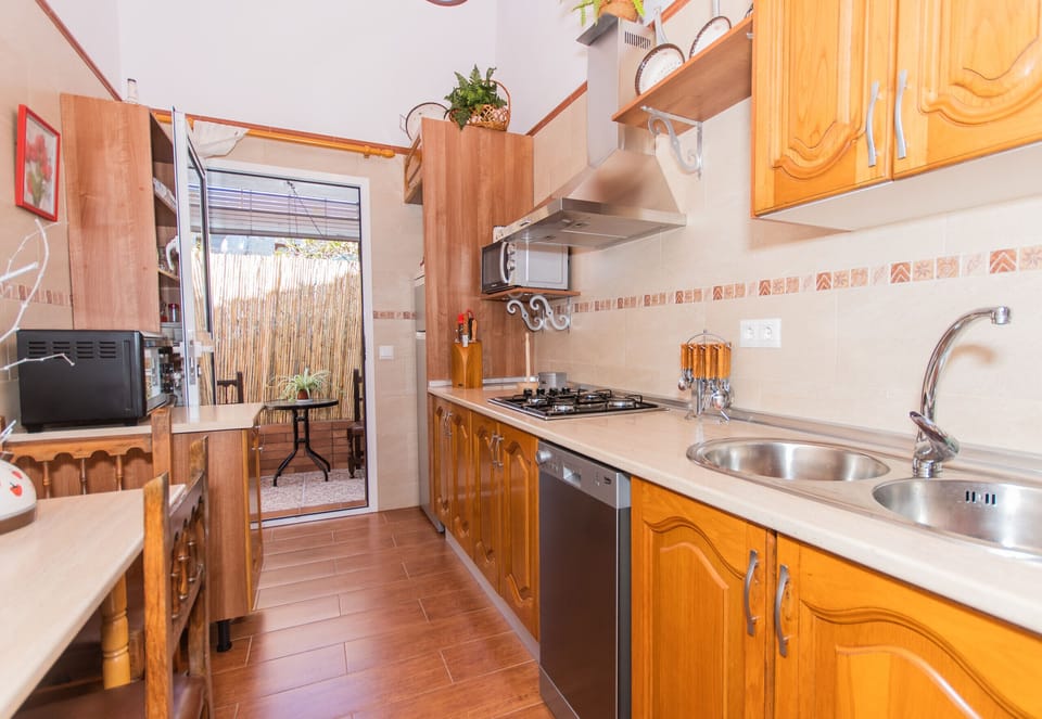 Enjoy the kitchen of this apartment in Alhaurín de la Torre