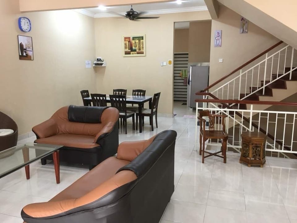 Puteri 6 Homestay Puchong