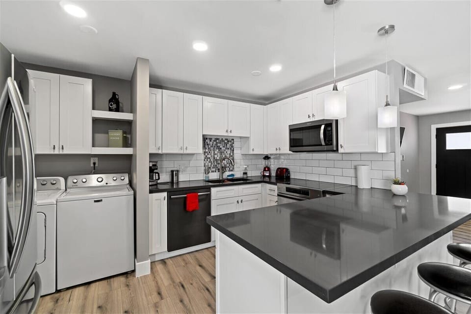 great kitchen and laundry area