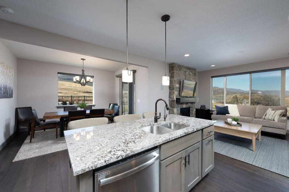 Kitchen, Living Room, Door to Private Hot Tub