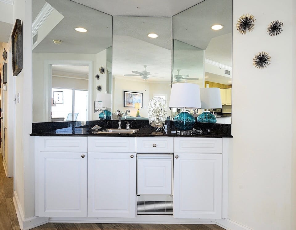 Mini Bar Area