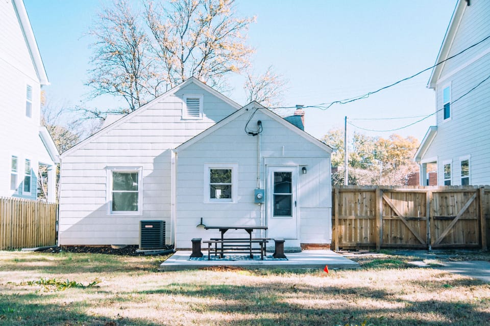 Fenced-in yard!