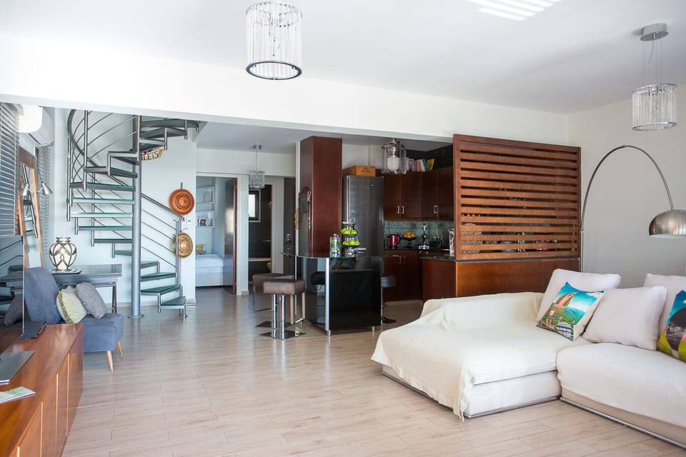 Open plan lounge /Kitchen