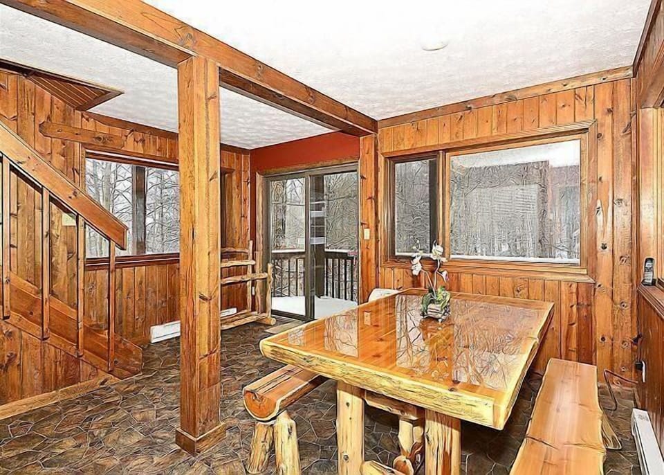 Downstairs Dining Area Overlook