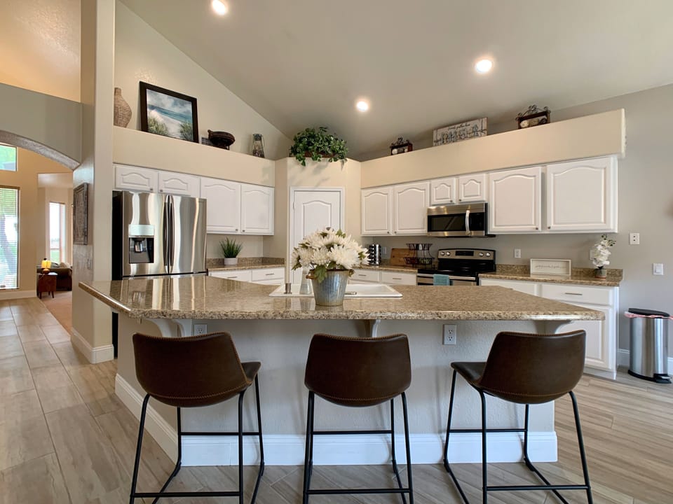 Plenty of Seating For Large Families !