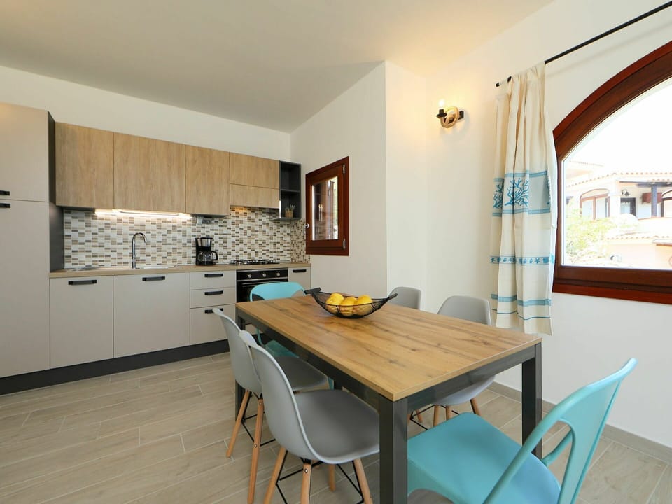 Room, Property, Furniture, Interior Design, Building, House, Kitchen, Real Estate, Floor, Table