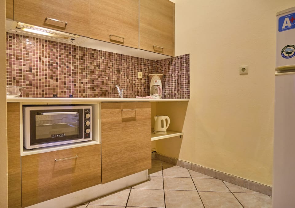 Chrismos Luxury Suites 5A Apraos Corfu – kitchen