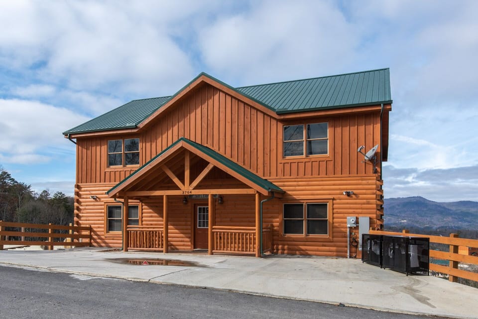 Mountain Moonshine Located in Smoky Mountain Ridge of Pigeon Forge