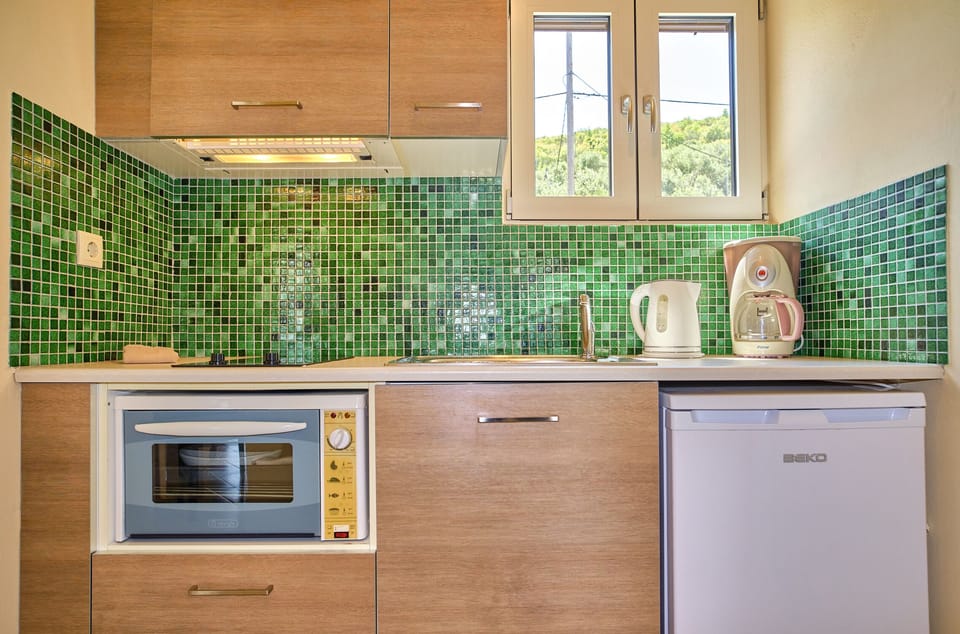 Chrismos Luxury Suites  16B Apraos Corfu - Kitchen
