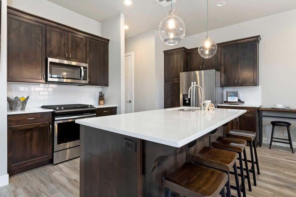 Kitchen with bistro bar seats 4