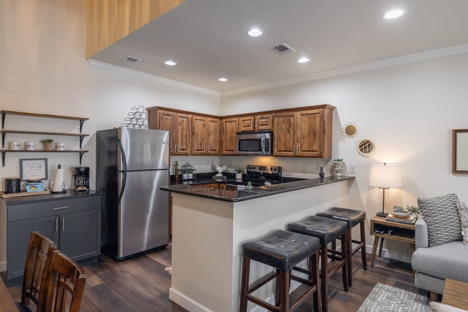 Kitchen + bar seating (3)