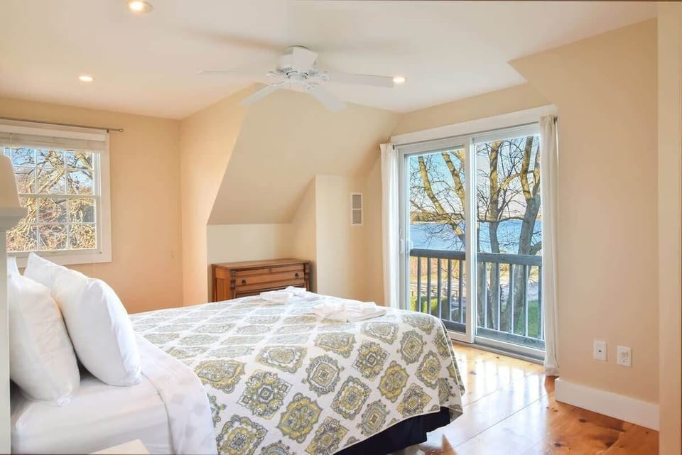 Cottage 3 bedroom 1 (2nd floor)