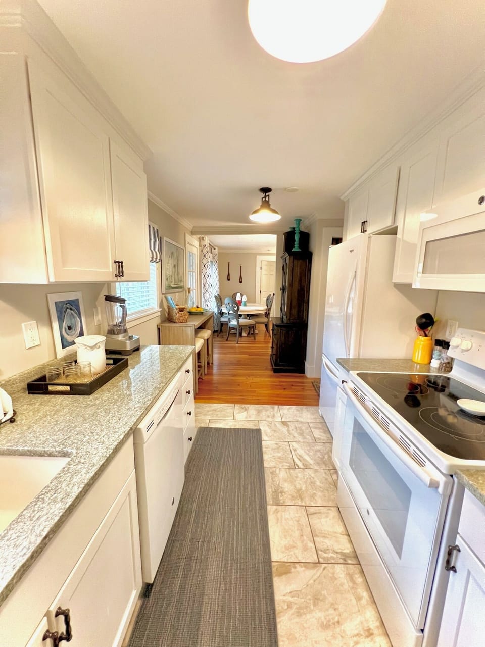 Main Cottage Full Kitchen