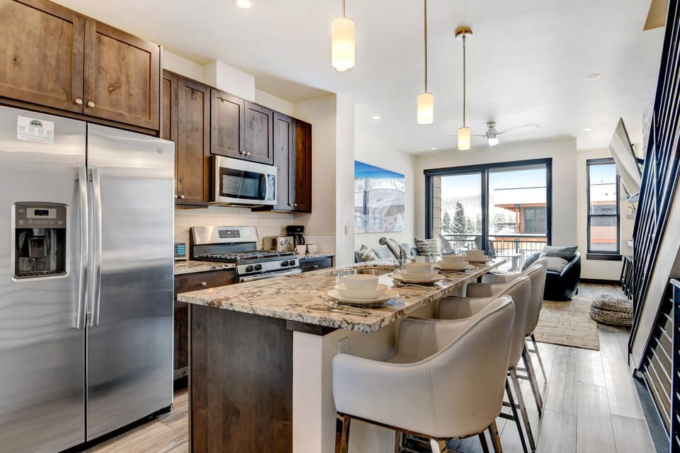 Fully Stocked Kitchen