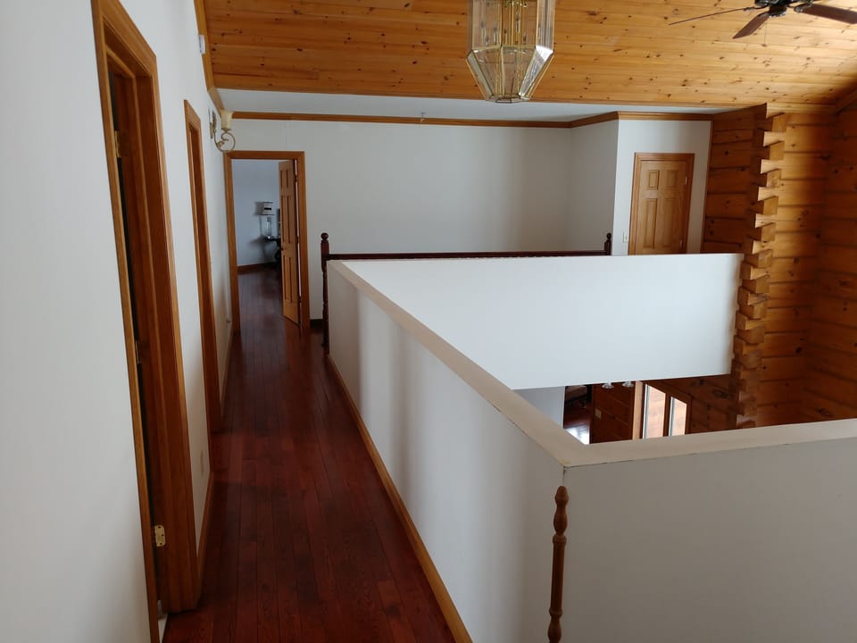 2ed floor overlooking great room