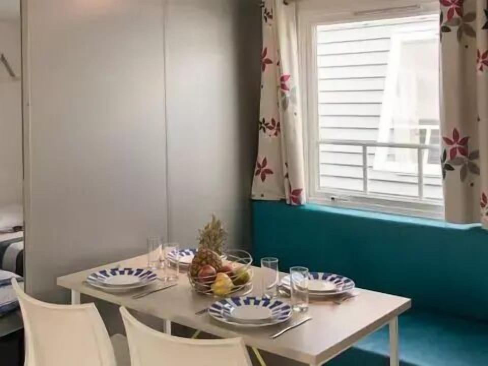 Camping Le Sous Bois *** - Mobilhome for 4 people Campground/ 
RV Resort in Provence-Alpes-Côte d'Azur