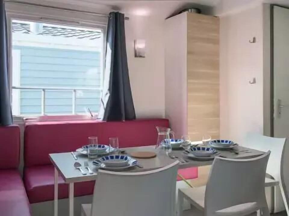 Camping Le Sous Bois *** - Mobilhome for 6 People Campground/ 
RV Resort in Provence-Alpes-Côte d'Azur