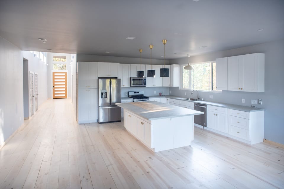 Kitchen area, island bar seating for 6