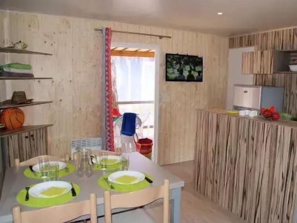 Montana Parc - Oasis Village - Heart of Estérel ***** - Bungalow for 8 people Campground/ 
RV Resort in Roquebrune-sur-Argens