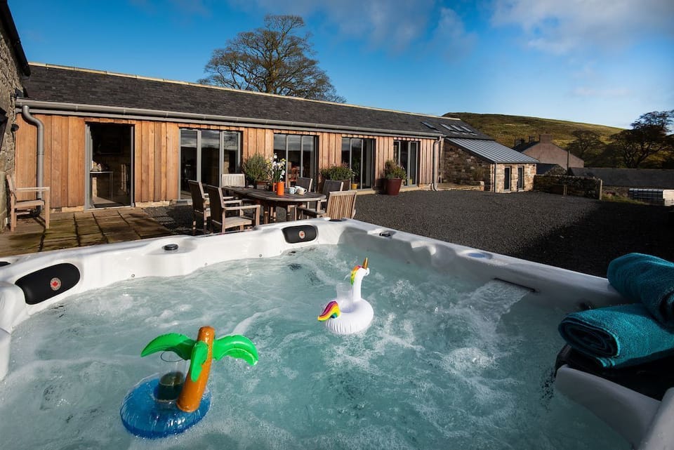 Walltown Byre - hot tub and external