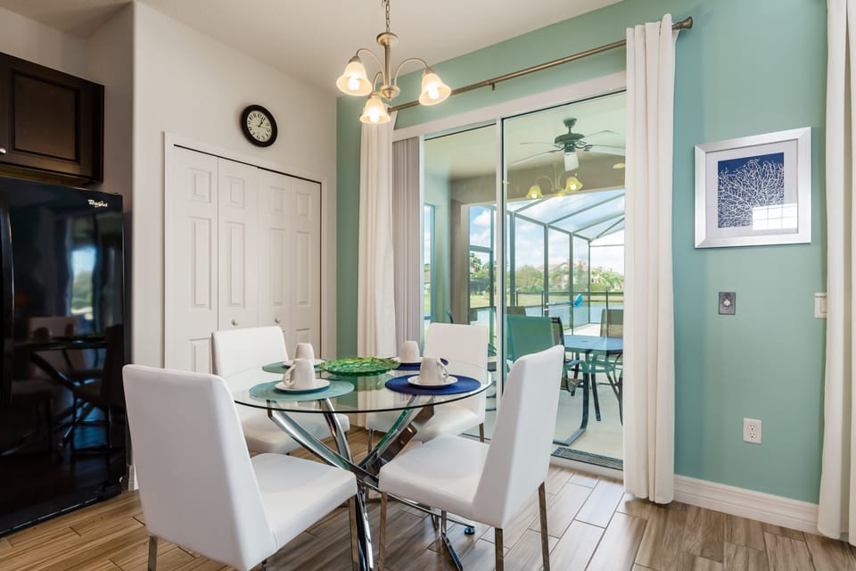 04_Kitchen_Nook_0921.jpg