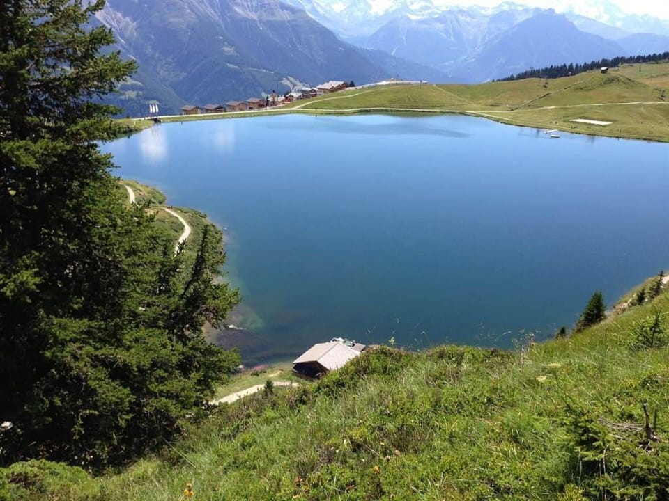 Water, Water Resources, Plant, Sky, Mountain, Green, Natural Landscape, Azure, Natural Environment, Lake