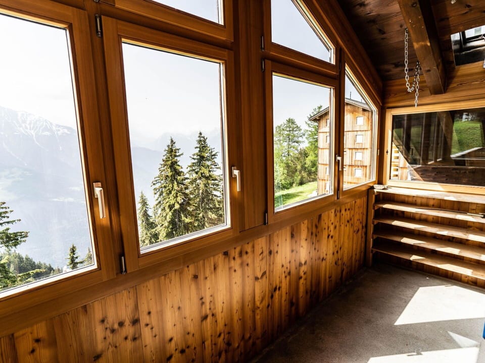 Property, Window, Building, Sky, Plant, Wood, Architecture, Sunlight, Tree