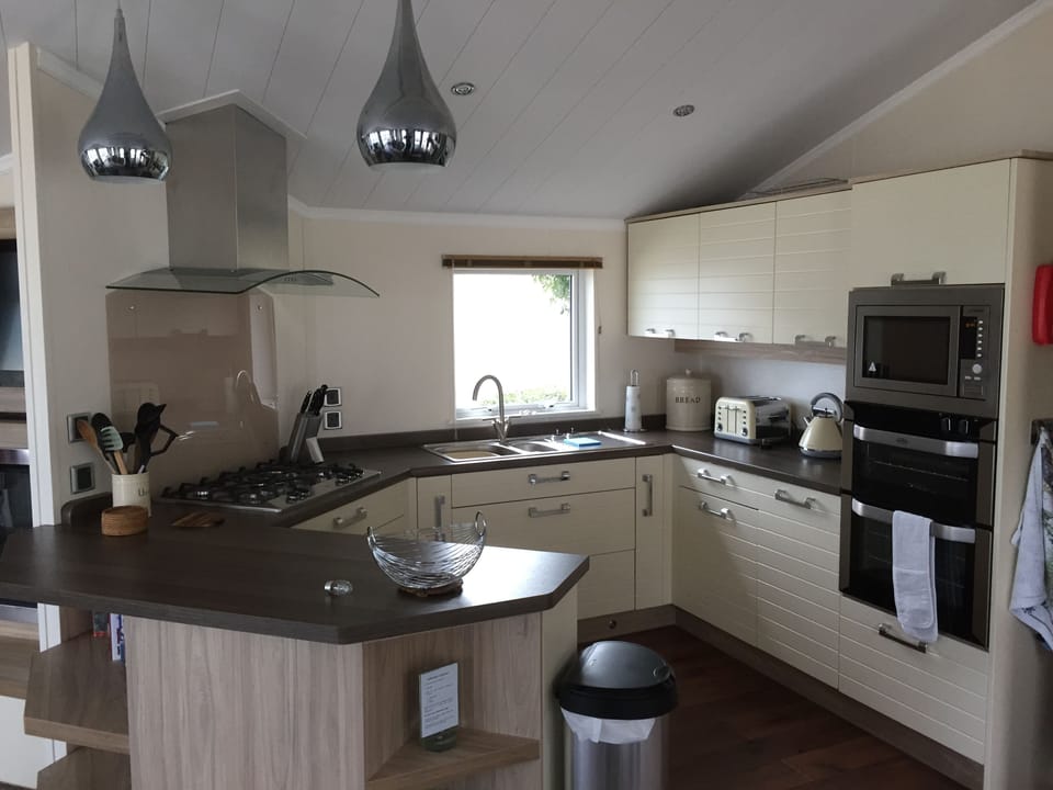 What a well equipped kitchen - no excuses to skimp on the menu