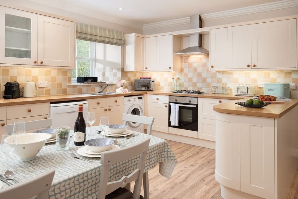 Berryburn Cottage - the spacious Shaker-style kitchen